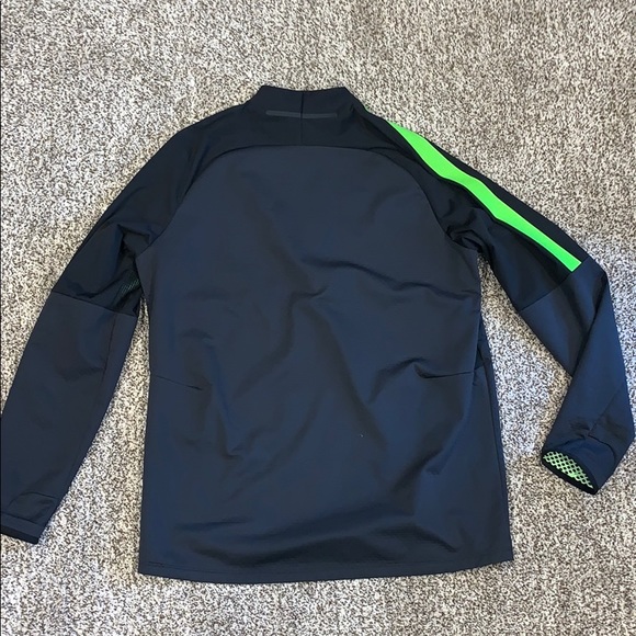 Nike Shield Running Jacket - Picture 2 of 2